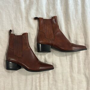 Vagabond Simone Womens Block Heel Leather Chelsea Boots In Tan.